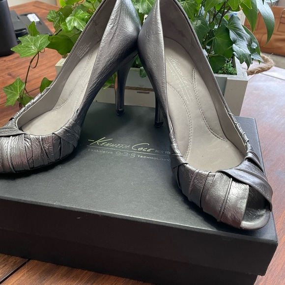 Kenneth Cole Shoes - Picture 8 of 9